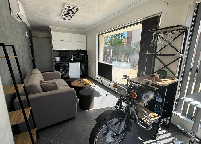 Ivon Apartments